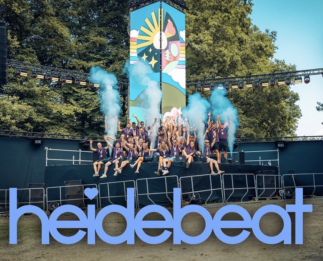 Team des Heidebeat Festivals auf der Bühne